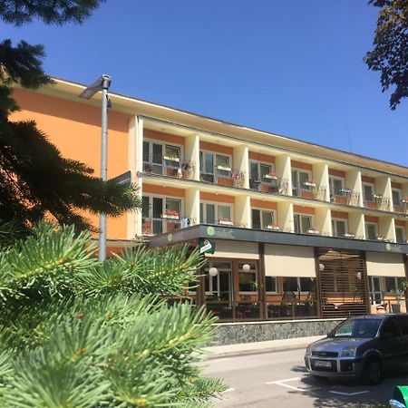 Hotel Rezident Turčianske Teplice Εξωτερικό φωτογραφία