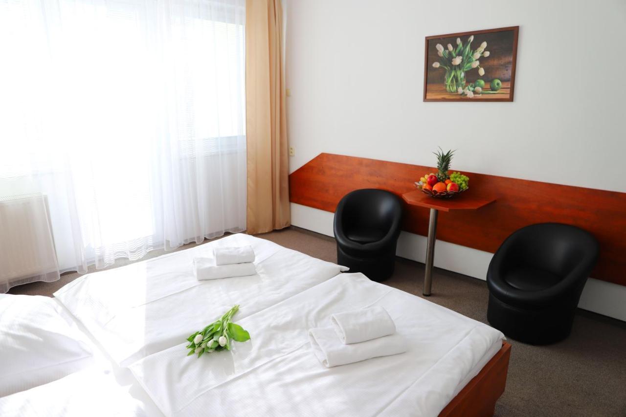 Hotel Rezident Turčianske Teplice Εξωτερικό φωτογραφία