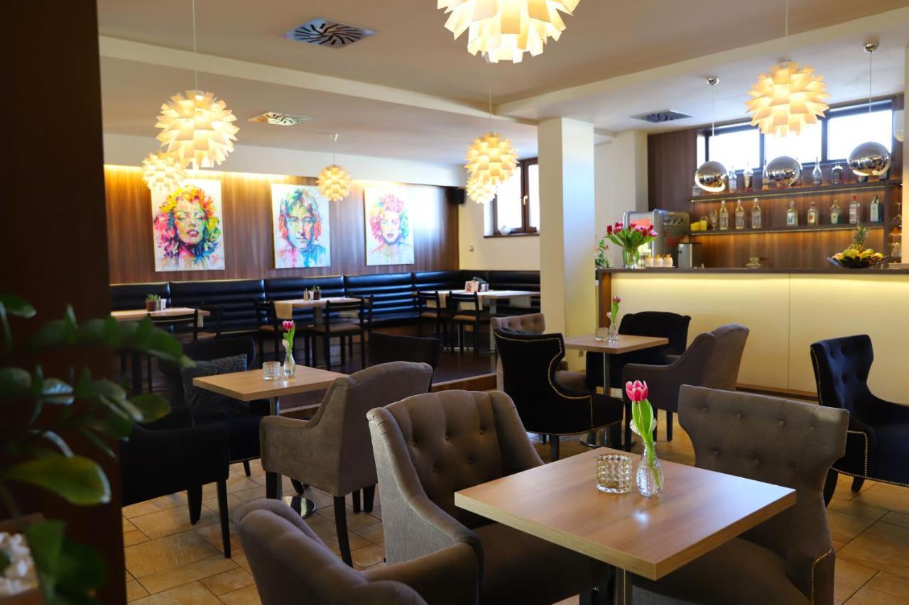 Hotel Rezident Turčianske Teplice Εξωτερικό φωτογραφία