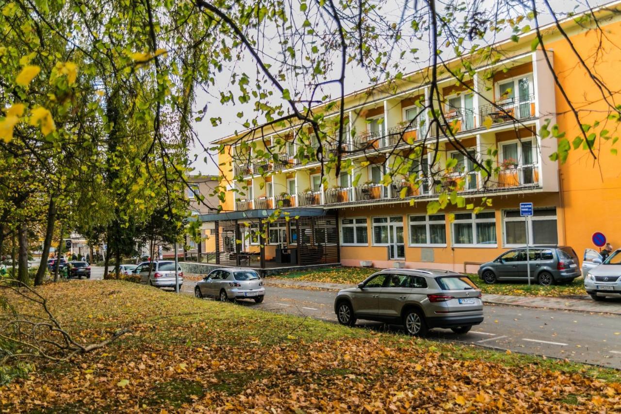 Hotel Rezident Turčianske Teplice Εξωτερικό φωτογραφία